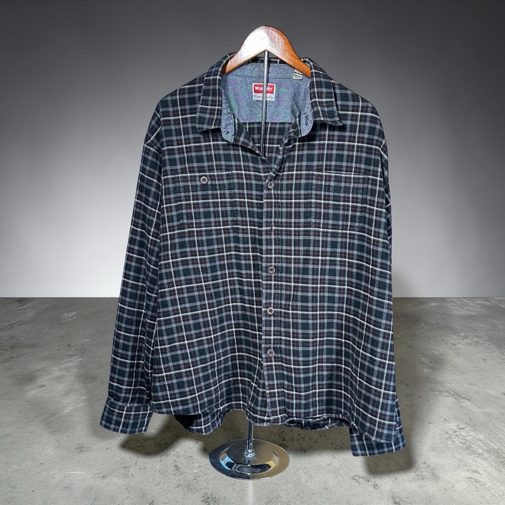Wrangler Black & Gray Plaid Casual Button-Down Shirt
